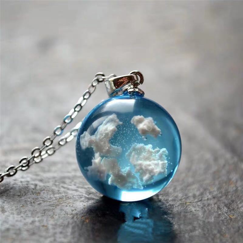 Chic Transparent Resin Rould Ball Moon Pendant Necklace Women Blue Sky White Cloud Chain Necklace Fashion Jewelry Gifts for GirlChic Transparent Resin Rould Ball Moon Pendant Necklace Women Blue Sky White Cloud Chain Necklace Fashion Jewelry Gifts for Girl