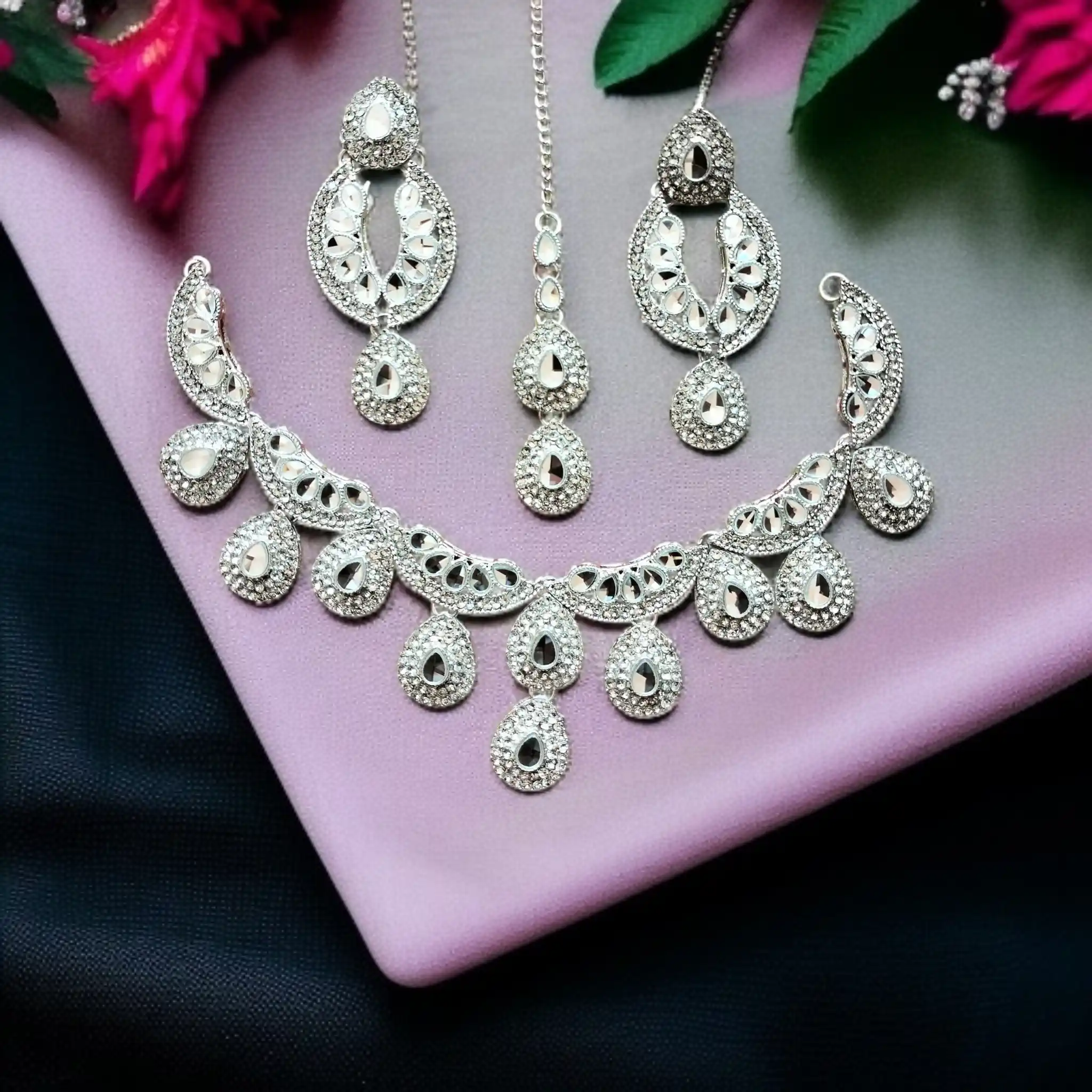 Buy White colour jewellery set with necklace , earrings and tikka at best price in Pakistan