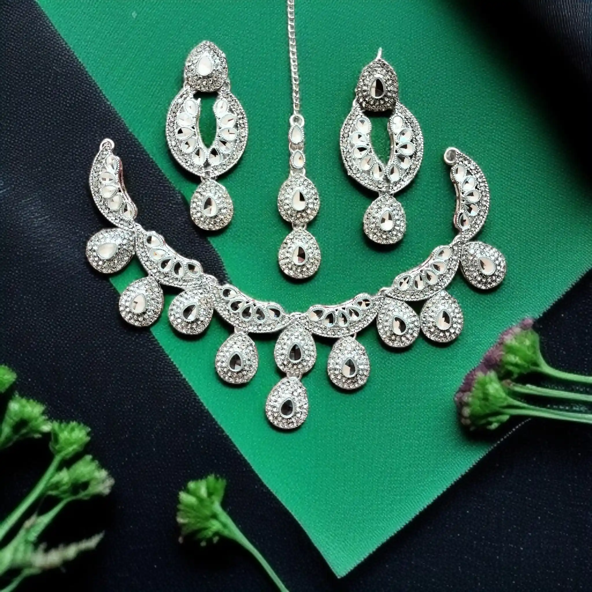 Buy White colour jewellery set with necklace , earrings and tikka at best price in Pakistan